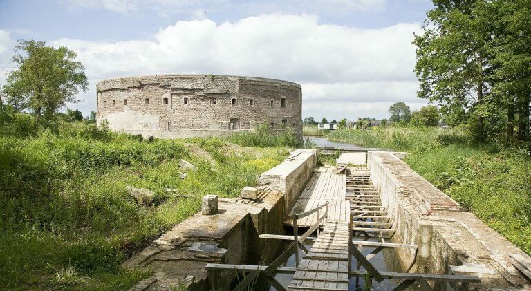 Wandelen langs de Hollandse Waterlinie: van strijdtoneel tot wandelparadijs